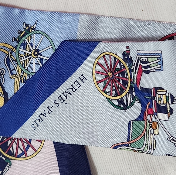 Hermes Twilly "Les Voitures Exquises" - Bleu/Rose/Vert - Picture 2 of 16